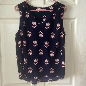 41 Hawthorn size Medium sleeveless shirt with a floral pattern